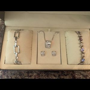 Costume jewelry set